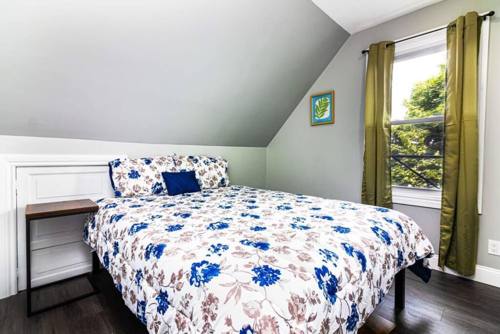 Cozy Micro Apartment, Minutes From Falls